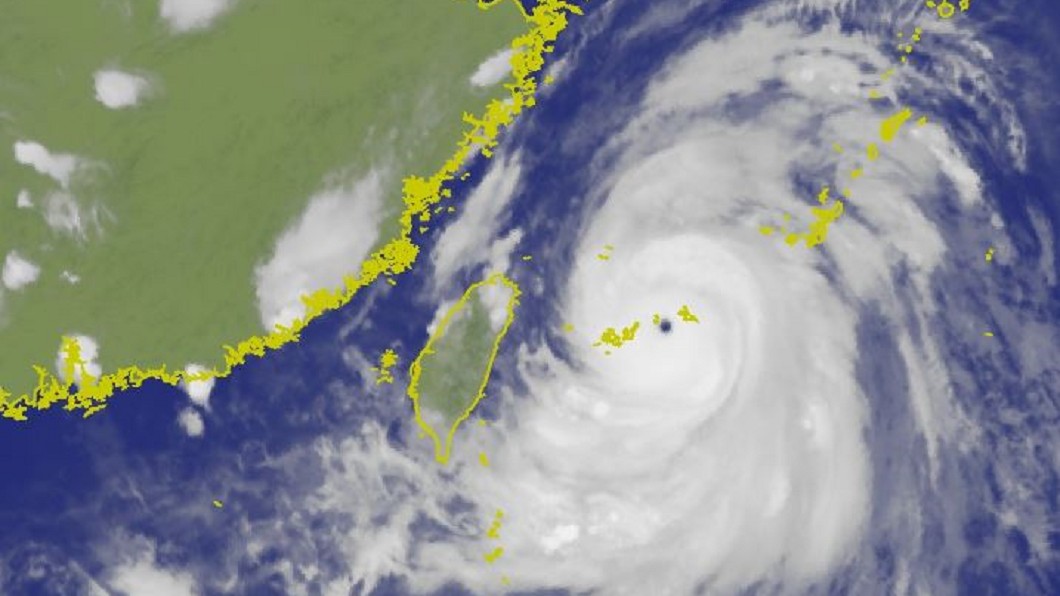 颱風利奇馬來勢洶洶 逼近沖繩宮古島