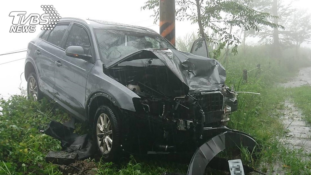 阿里山公路車禍 遊覽車、休旅車對撞3人重傷