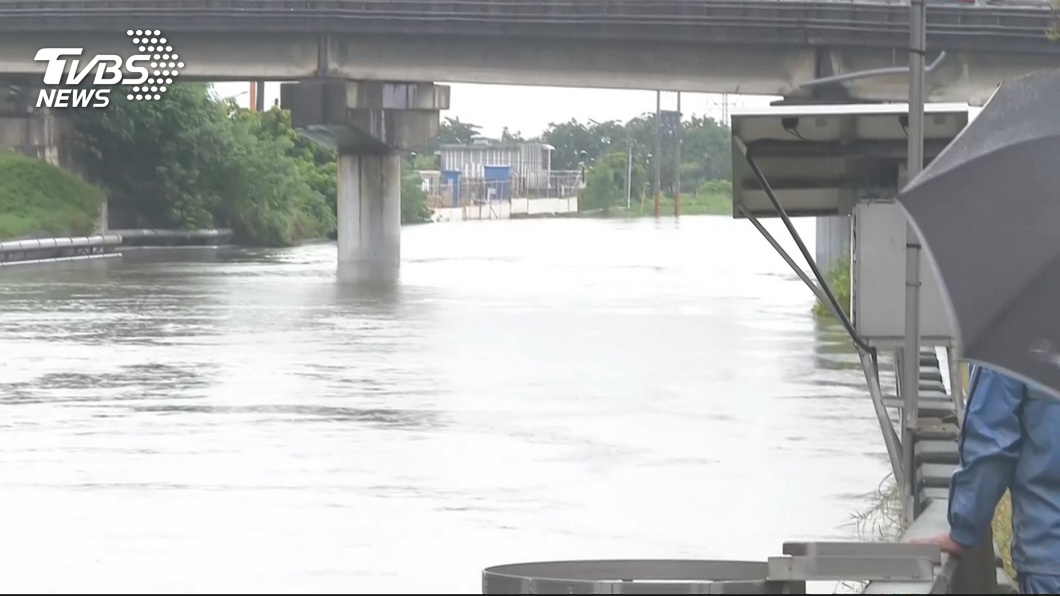 台南、高雄豪雨淹水嚴重　陳其邁：中央一視同仁