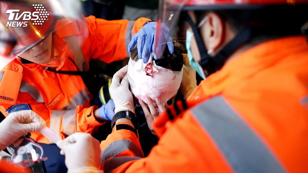 香港黑衣女子眼睛受傷成焦點 肇因成羅生門