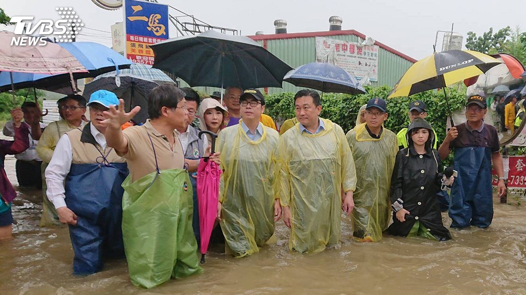 陳其邁致電韓國瑜　將補助高雄改建橋梁解水患
