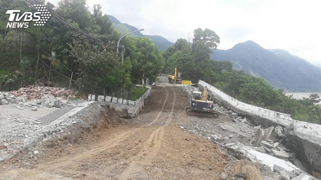 高雄山區大雨 桃源搶通四社部落聯外道路