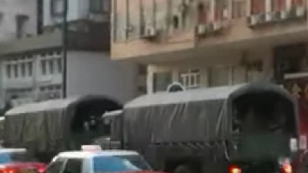 陸軍車停深圳體育場 美警告:勿對港出兵