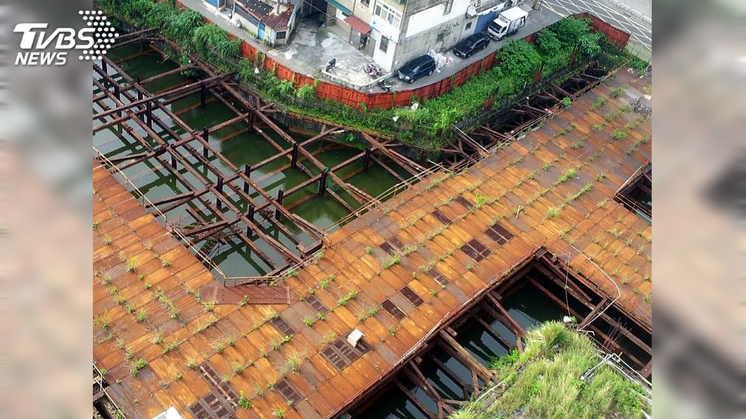 淡水廢棄市場工地藏隱憂 9月回填大水池