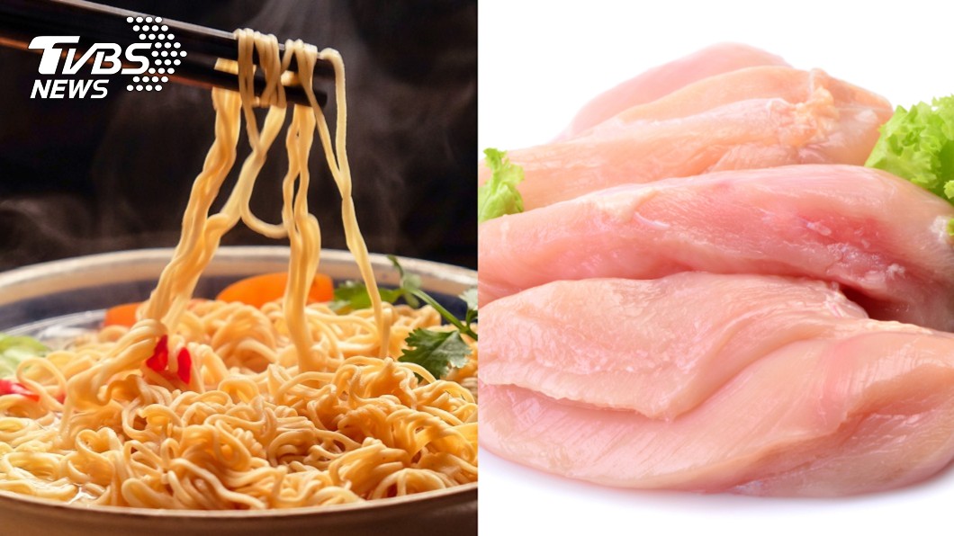 吃泡麵加「過期雞胸肉」　他手指失去知覺急就醫