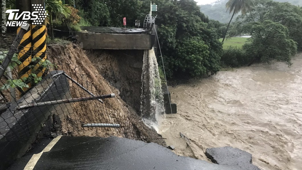 高雄山區豪雨 軍方支援居民預防性撤離