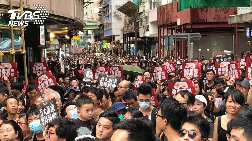 「流水式集會」反送中人潮眾 擠滿維園6座足球場
