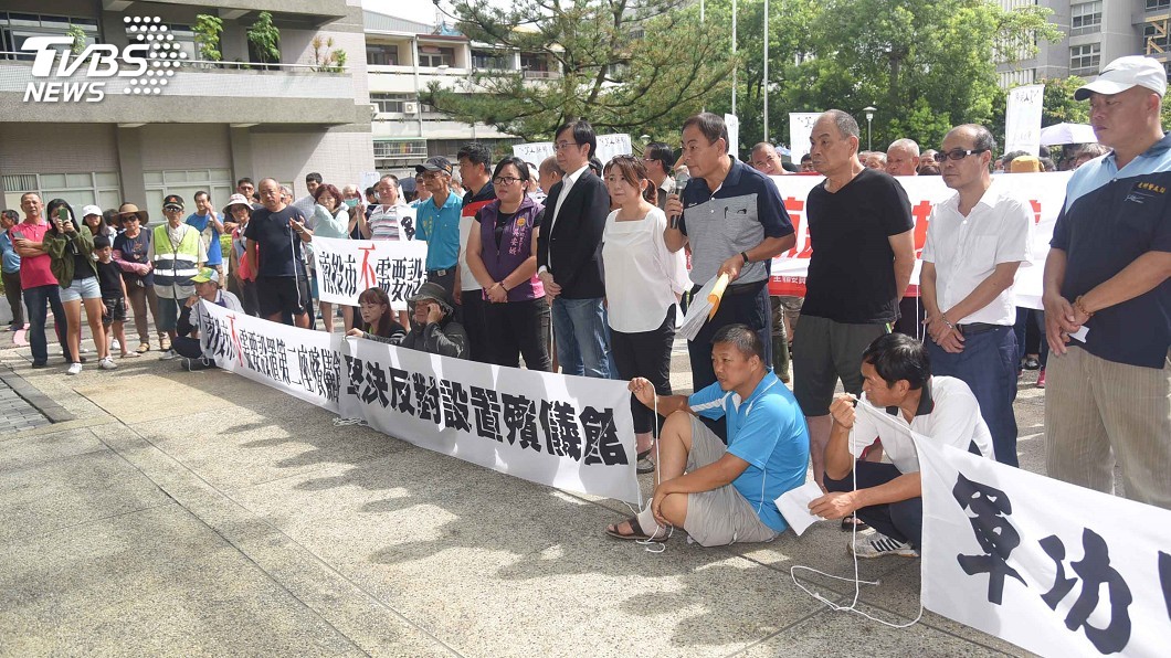 反對南投市蓋第二座殯儀館 居民陳情遞連署書