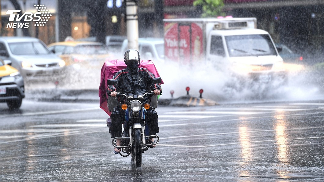 午後大雷雨狂炸! 北市部分區域一度積淹水