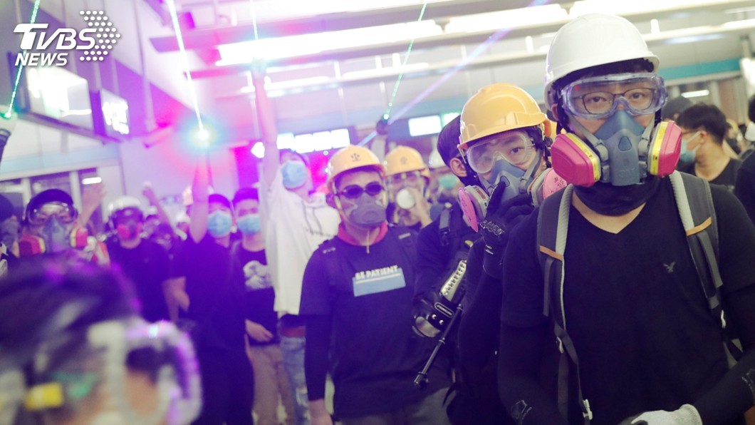 香港反送中再現衝突 示威者元朗挑戰警方