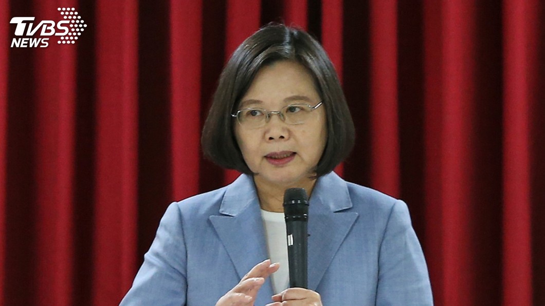 否認吸菸說 蔡總統批國民黨爆料「荒腔走板」