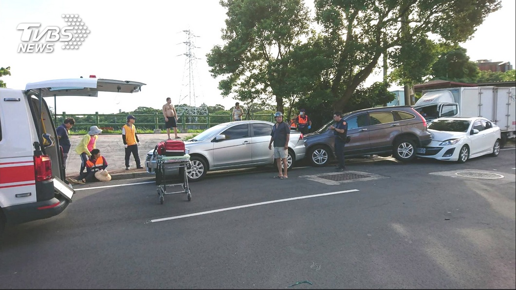可惡!酒駕送貨撞4車 環保志工遭波及3死