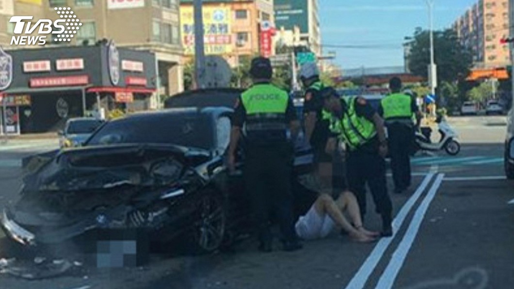 男子酒駕拒檢加速逃逸 逆向衝撞休旅車遭逮