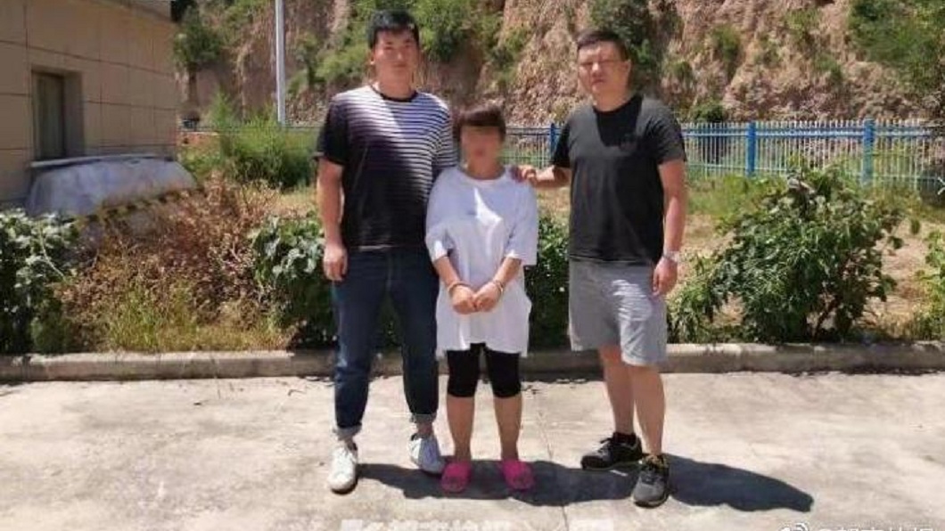 憂長得醜被嫌棄 人妻下藥迷昏妹送給男網友玷汙