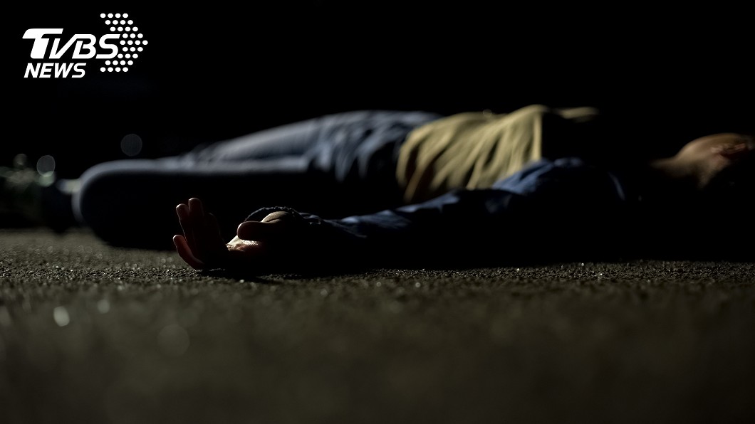 曾遭活埋險死!他參加同學會射殺霸凌者報仇