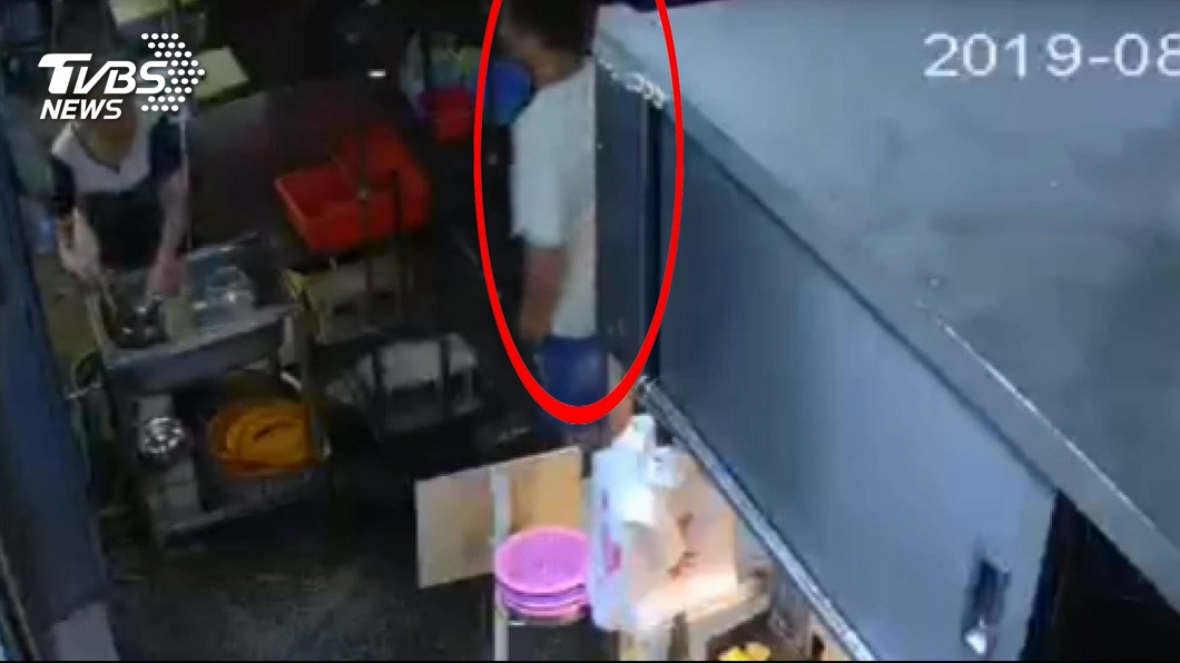 「吃了拉肚子」 怪男騷擾小吃攤恐嚇客人