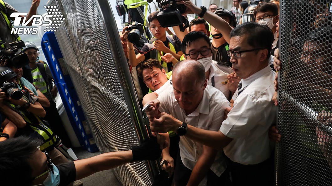 機場交通壓力測試? 港民發起堵塞機場行動