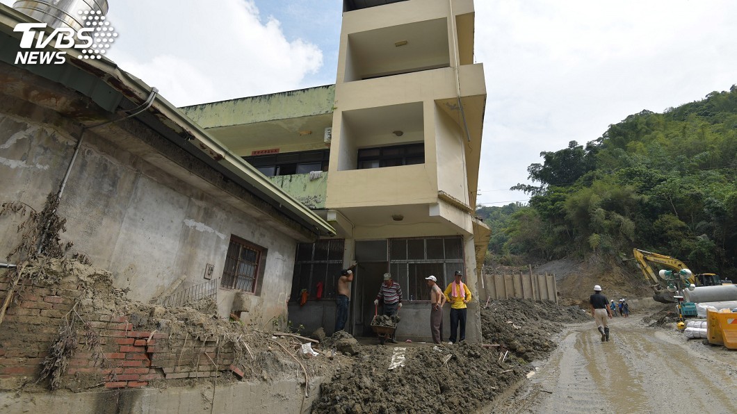 清除名間土石流　中央地方合作助災民返家