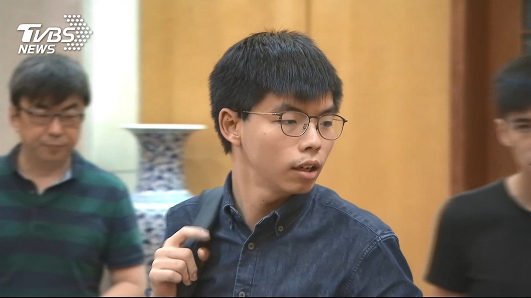 黃之鋒：林鄭月娥非常愛作秀　撤修例以退為進