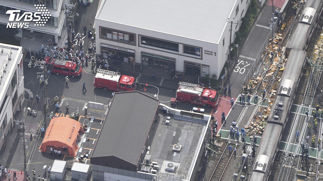 日本電車事故34傷 目擊者:卡車疑拋錨平交道上