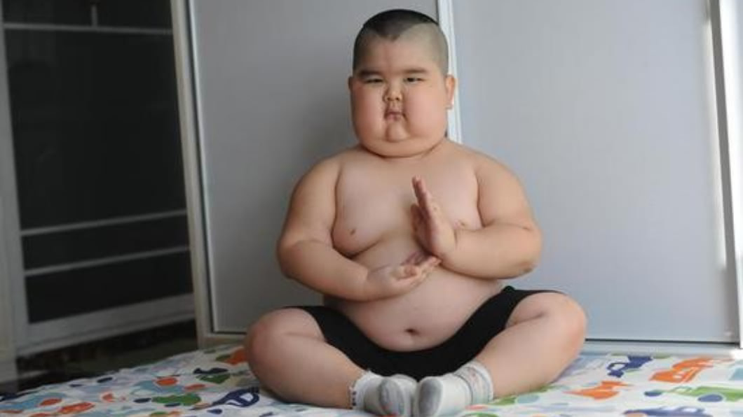 直播被批「不上學毀前途」 6歲胖弟背後故事超心酸