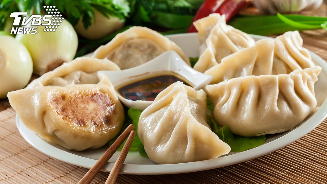 點20顆水餃送上桌 他習慣動作讓女友譏窮酸