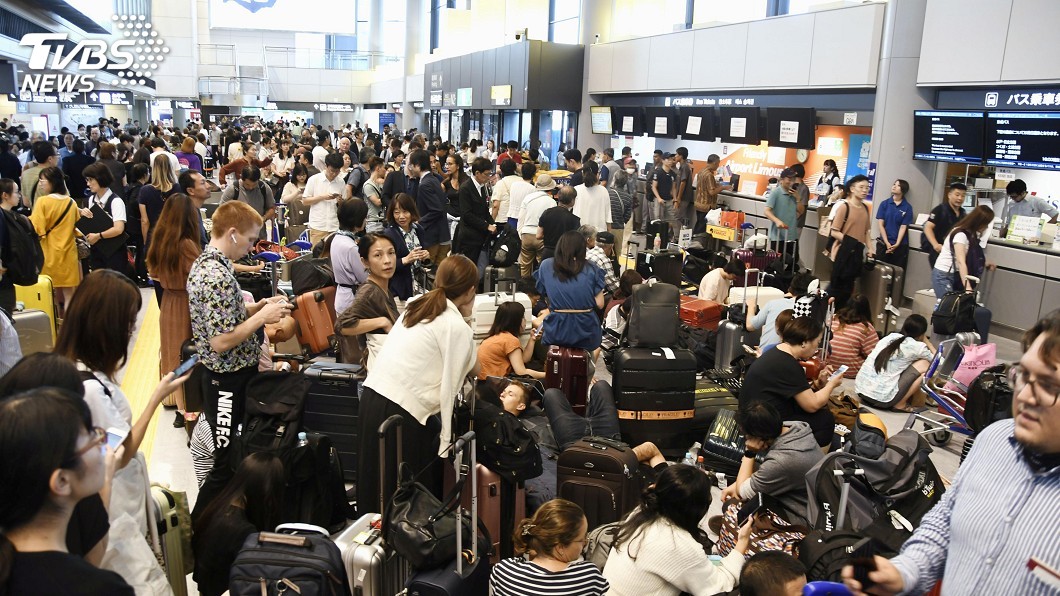 逾萬人留宿日本成田機場 外國客盼改善應變能力