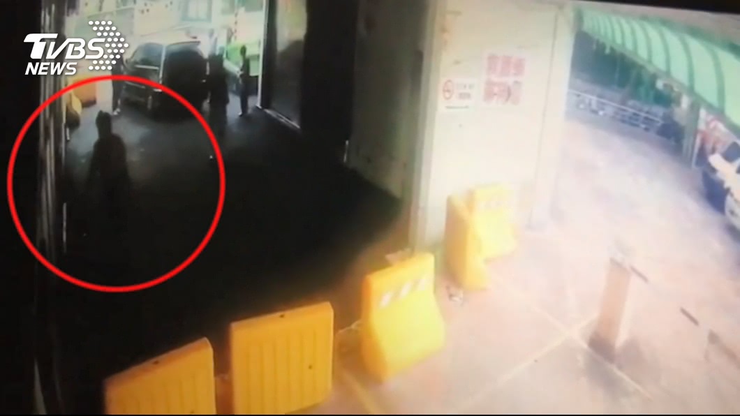 租屋成毒窟!嫌砍男16刀 警局旁丟包急診