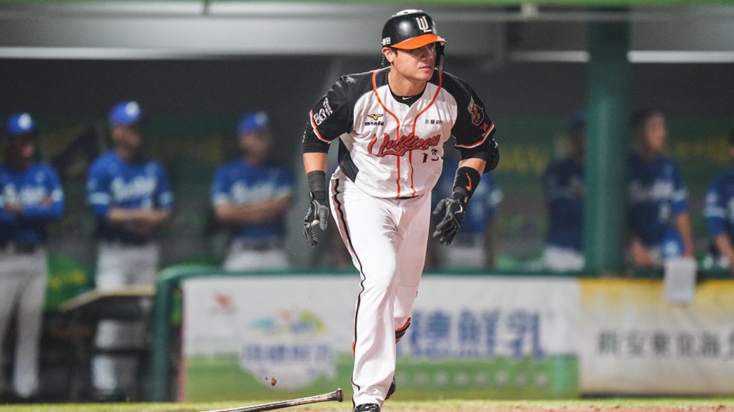 陳鏞基達生涯百轟 包辦6打點助獅奪3連勝