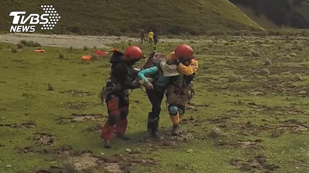 登能高安東軍 女山友右眼遭竹子刺入