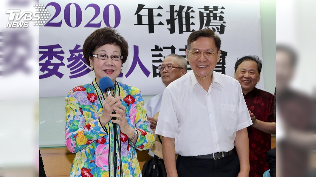 呂秀蓮搭檔彭百顯　申請連署參選總統、副總統