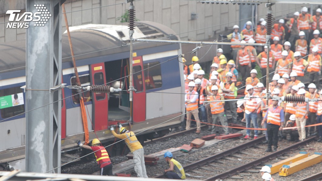 香港鐵路列車嚴重脫軌事故 初步指鐵軌有裂紋