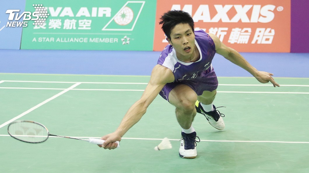 中國羽賽直落二拍落對手　周天成闖進16強