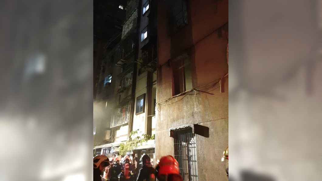 中和暗夜火警 警消救出2婦1人無生命跡象
