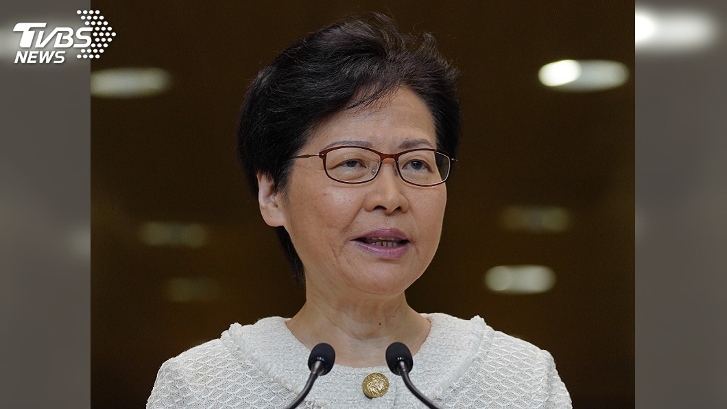 會見區議員 林鄭月娥:2年任期繼續走下去