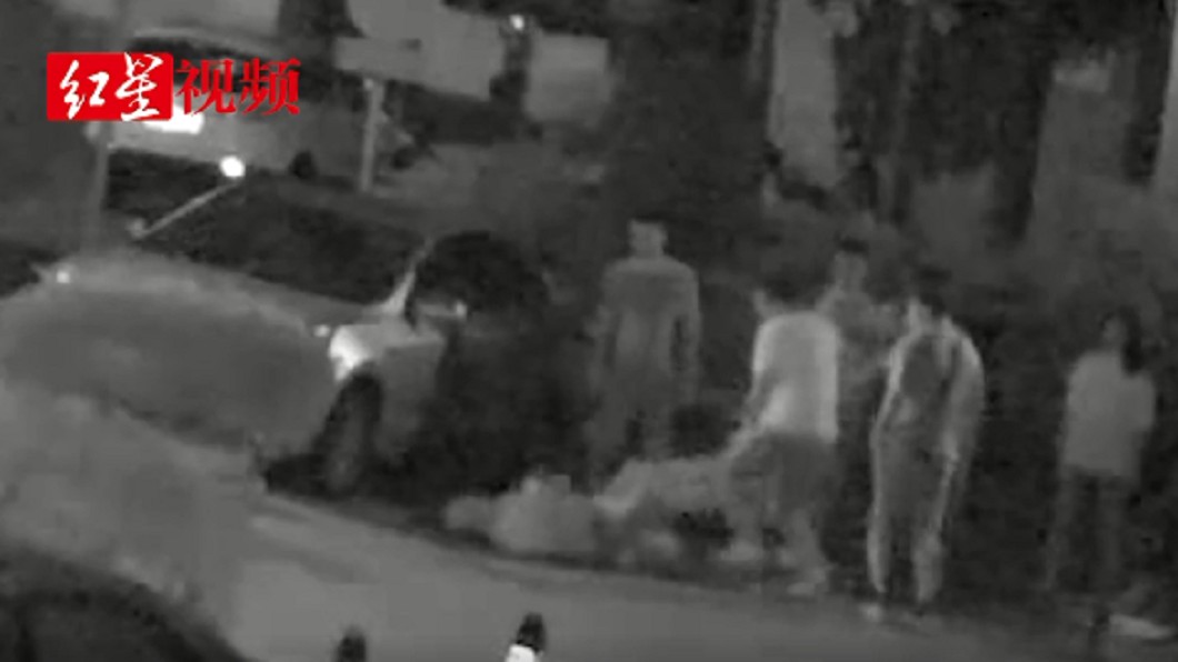 女友被摸屁股!他竟一拳打死好兄弟
