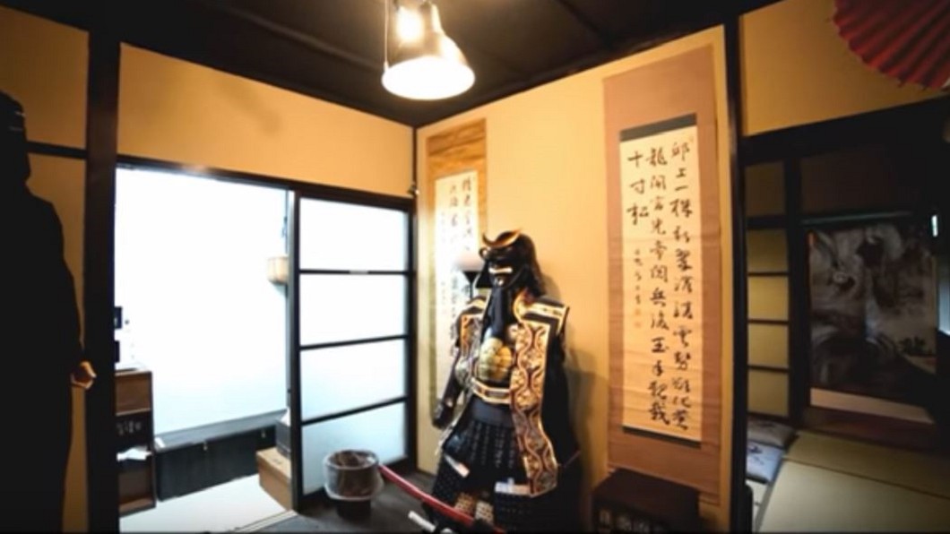 住一晚民宿體驗當忍者 和萌秋田犬晨間散步