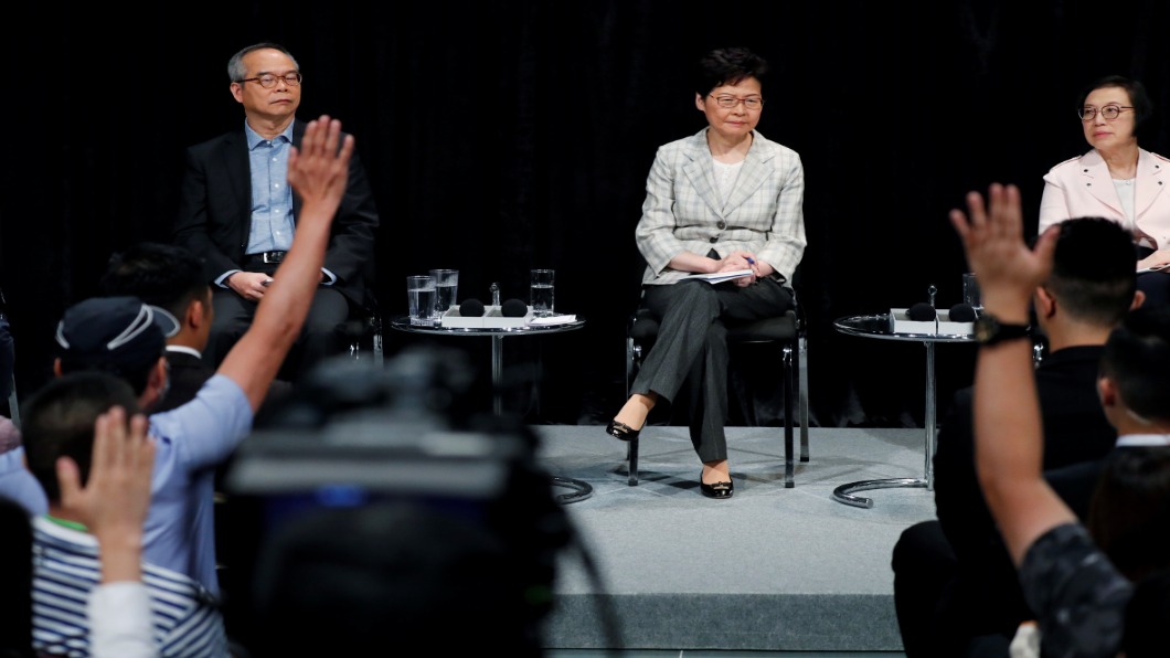 與民對話2.5小時 香港特首堅拒五大訴求