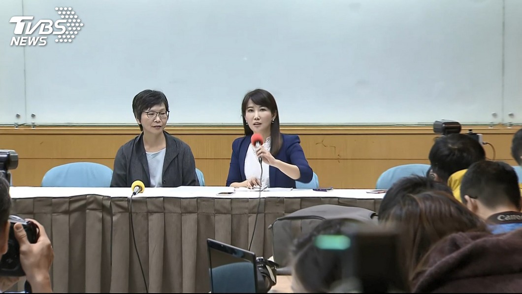 郭董退選挨批演戲 蔡壁如記者會多次致歉