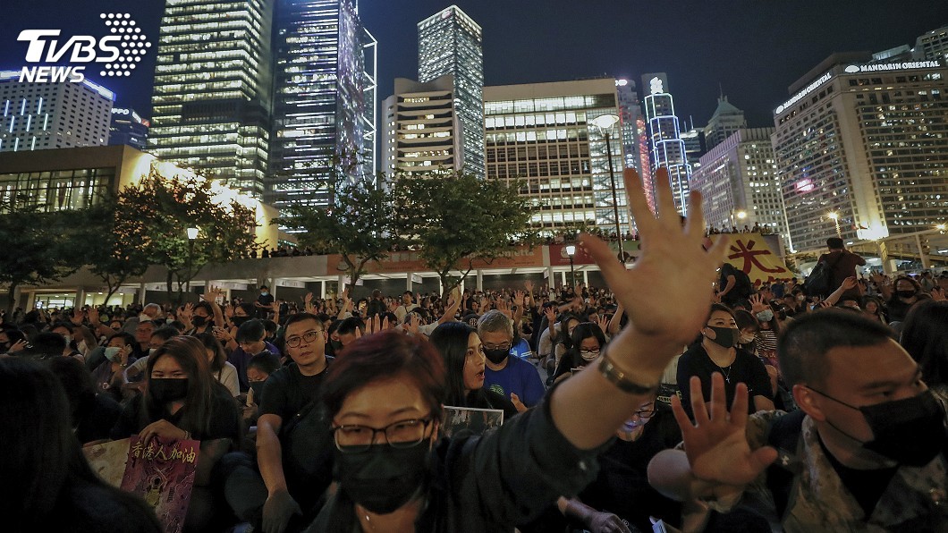 社區對話提問尖銳 港民:林鄭天怒人怨