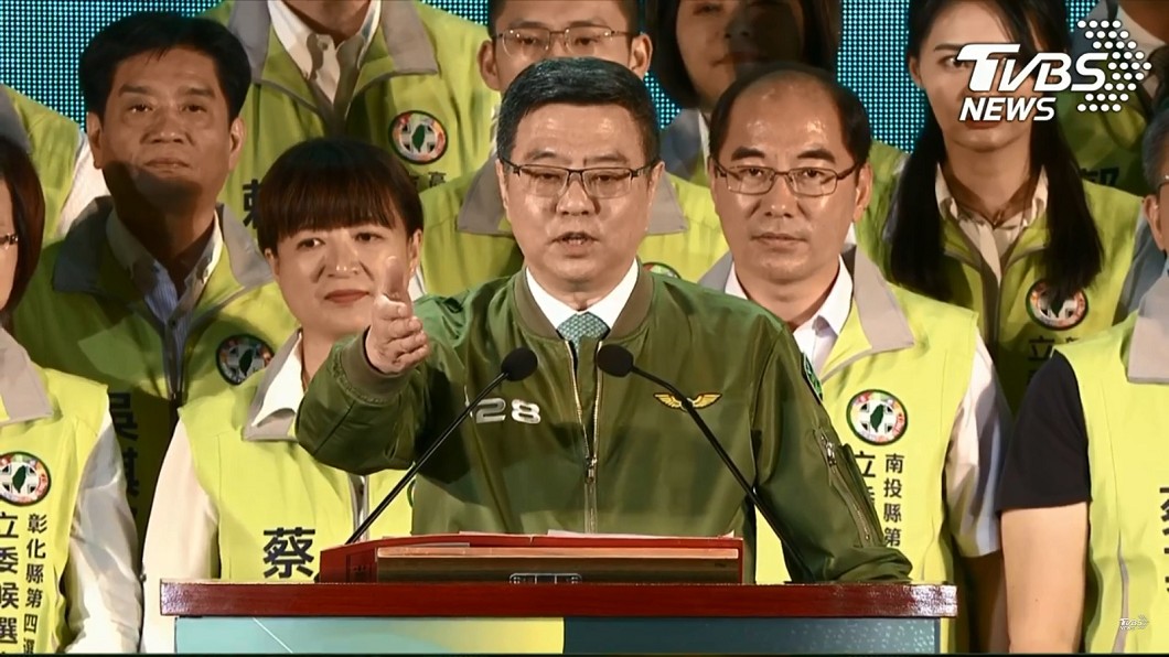 民進黨黨主席卓榮泰,上台致詞畫面。圖/TVBS