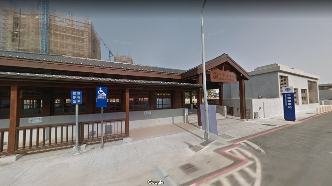 三塊厝站。圖/翻攝Google Map