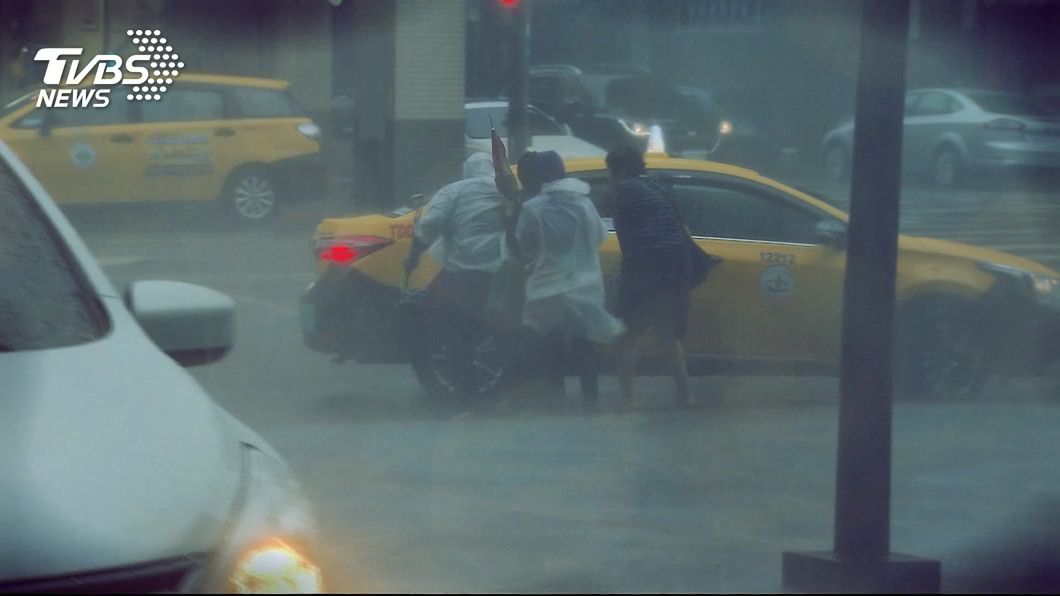 留意秋天颱風 嚴防豪雨和強風釀成災情