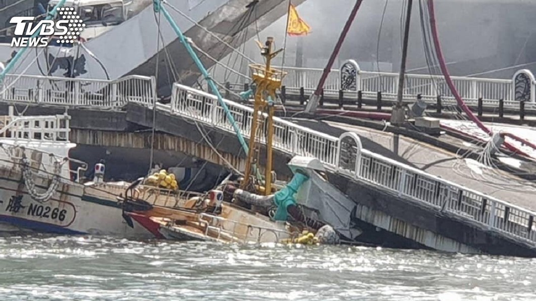 南方澳跨港大橋坍塌意外　傳6漁工受困待救