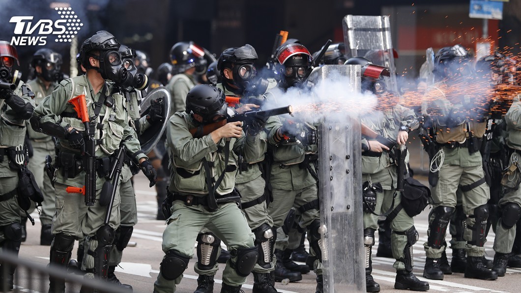 17周抗議首見港警朝人射實彈 CNN:是轉捩點