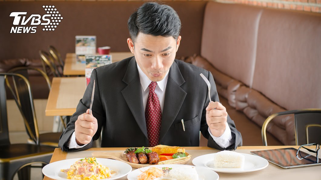 補班補課不憂鬱 咖啡、牛排「買1送1」優惠懶人包