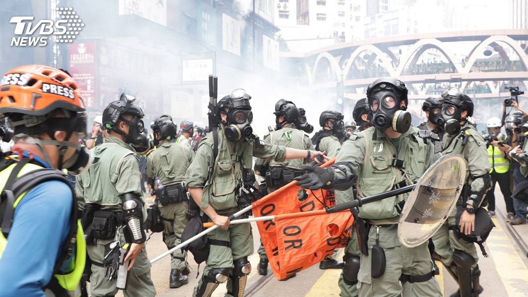 國際批評港警過度武力 中國反嗆「顛倒黑白」