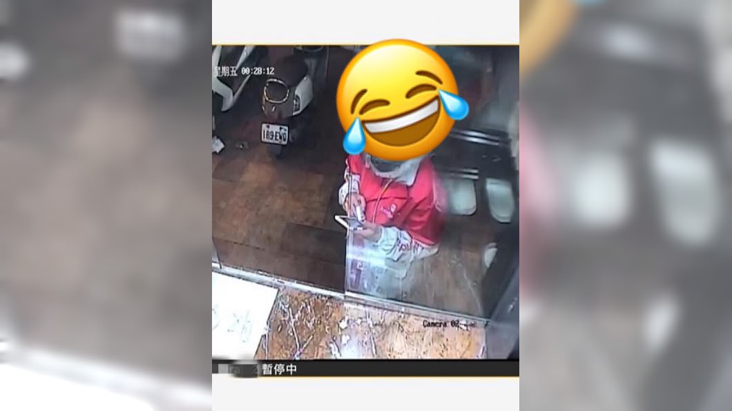 真的「熊貓」來外送 網笑:老闆親自服務