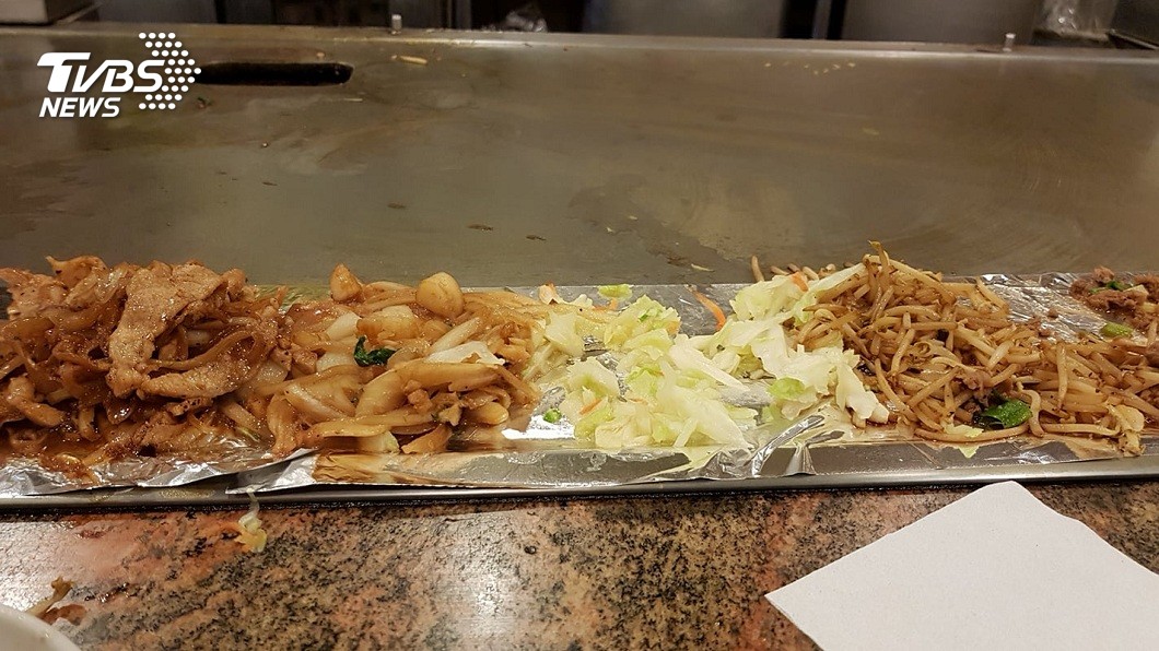 鐵板燒配菜萬年不變「豆芽菜+高麗菜」 網揭2關鍵