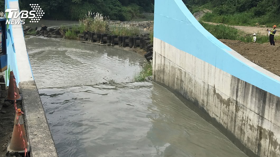 白河水庫淤積嚴重 防洪防淤隧道試運轉